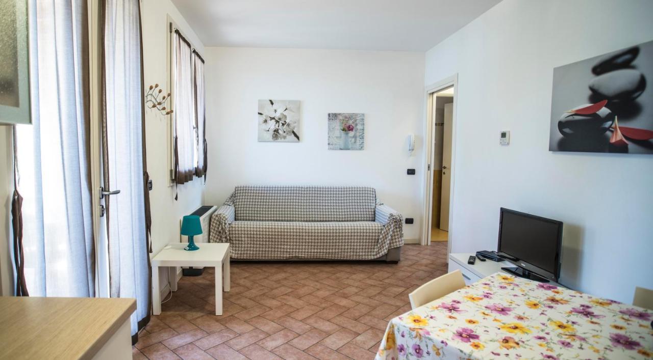 Residence Karina Moniga del Garda Eksteriør billede